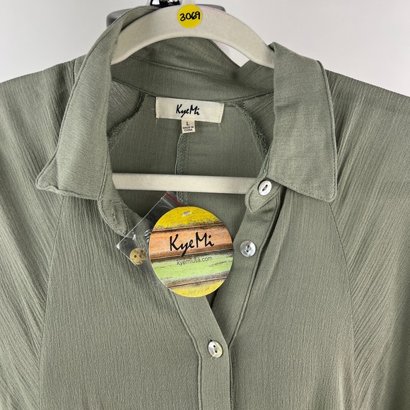 💚 3069. Oversized Button Front Ruffled Tunic Top - Picture 6 of 8